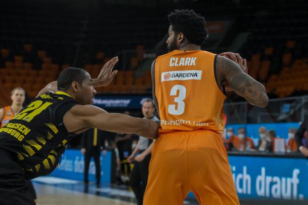 甚至可能被 甚至可能被